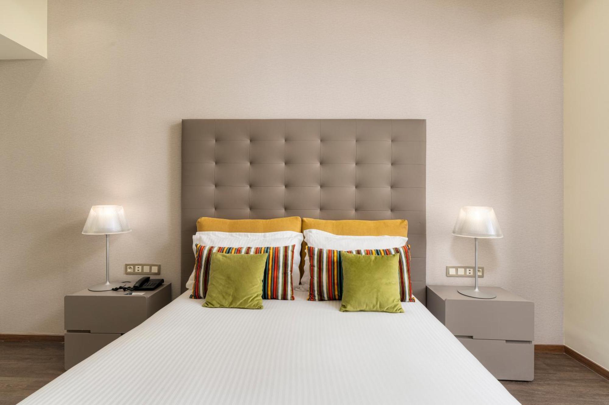 Marina Bay Center 4*